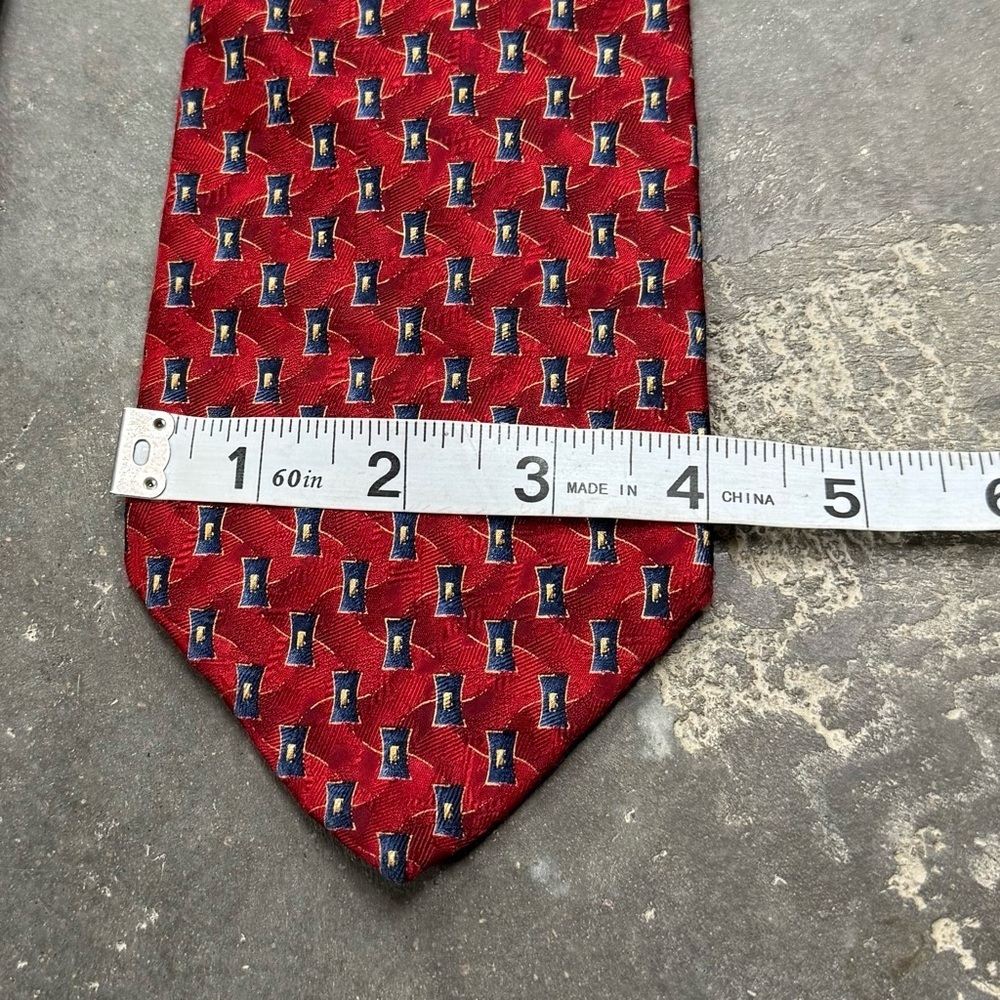Vintage Roundtree & Yorke 100% Silk Tie Hand Sewn USA Geometric Preppy - Picture 6 of 9